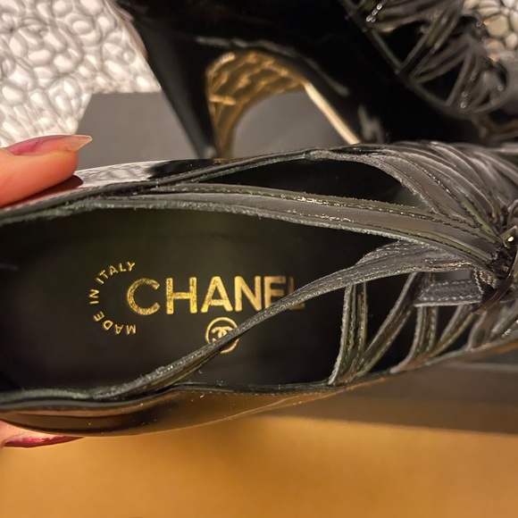 Chanel patent leather pumps - Picture 9 of 9